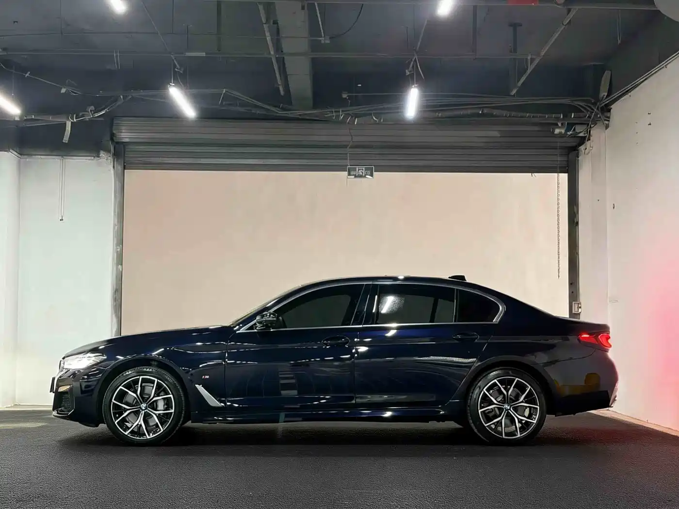 BMW 5 Series 2021 530Li Premium M Sport Package фото 8