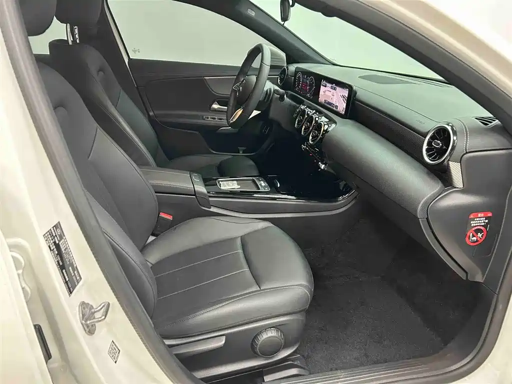 Mercedes-Benz A-Class 2023 A 180 L фото 14