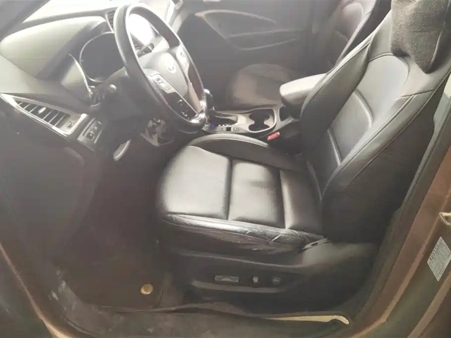 Hyundai Santa Fe 2013 Model 2.4L Automatic 2WD Smart фото 9