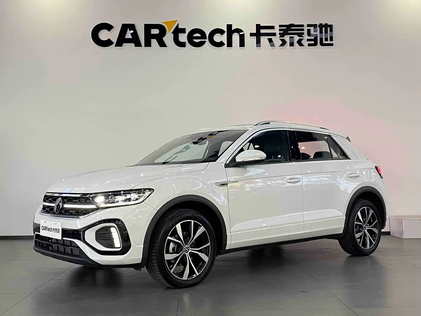 Volkswagen T-ROC 2025 Facelift 300TSI DSG 2WD Dawn Edition