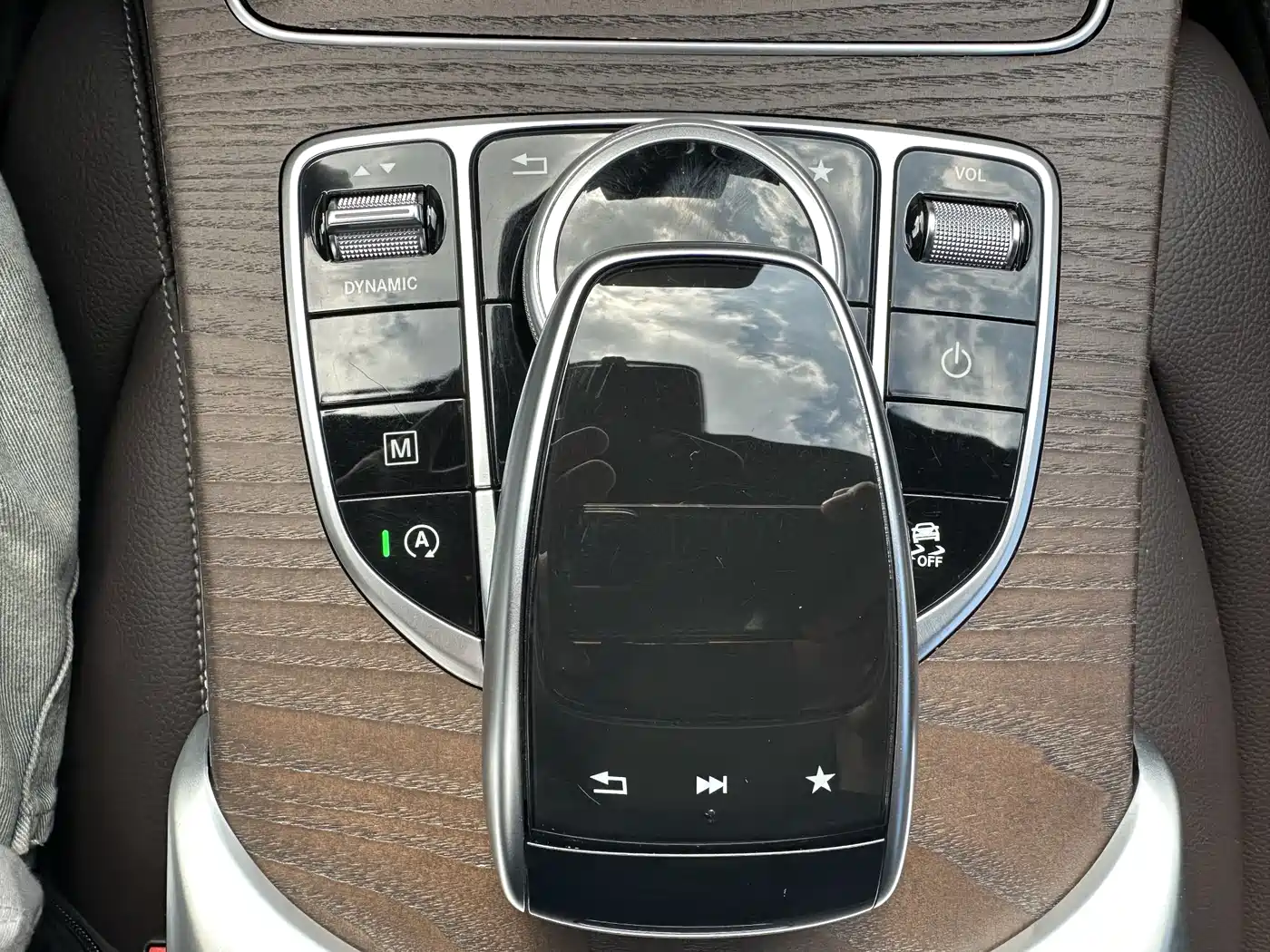 Mercedes-Benz GLC 2019 Facelift GLC 300 L 4MATIC Dynamic фото 16