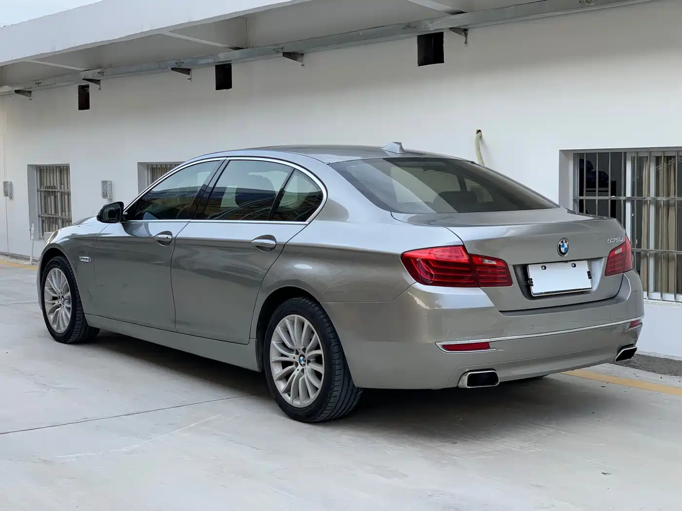 BMW 5 Series 2014 525Li Luxury Design Package фото 11