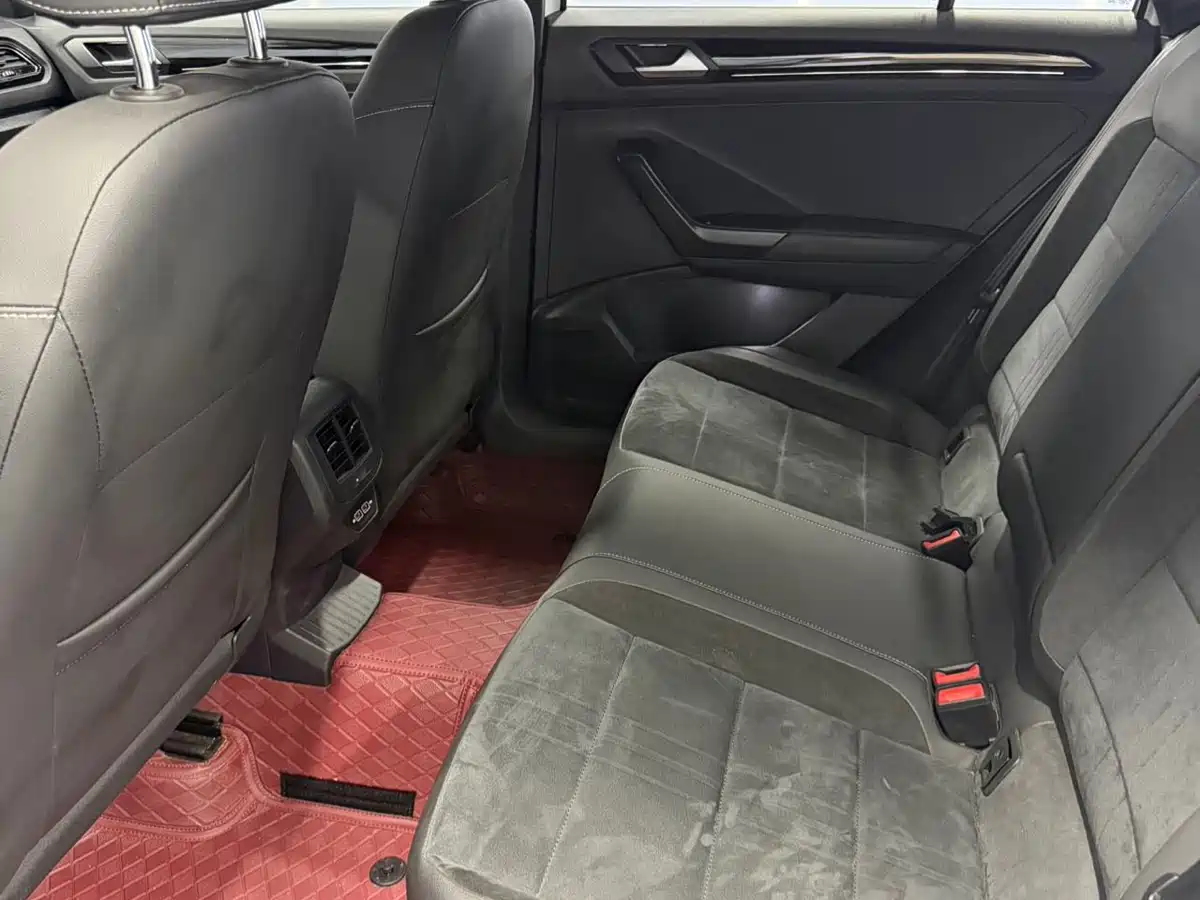 VOLKSWAGEN T ROC EXPLORING SONGS