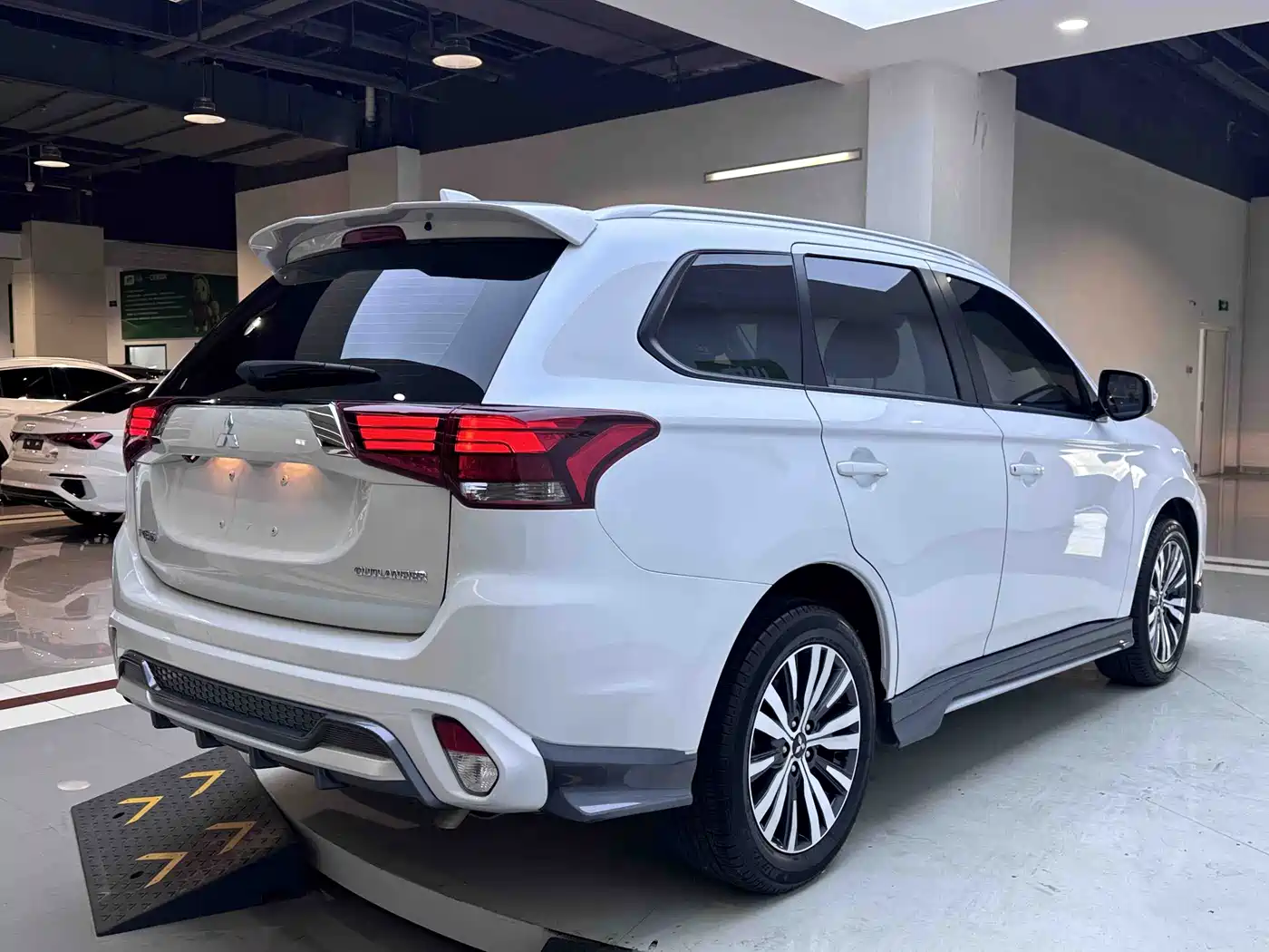 Mitsubishi Outlander 2023 2021 2.0L FWD Comfort Edition 5-seater