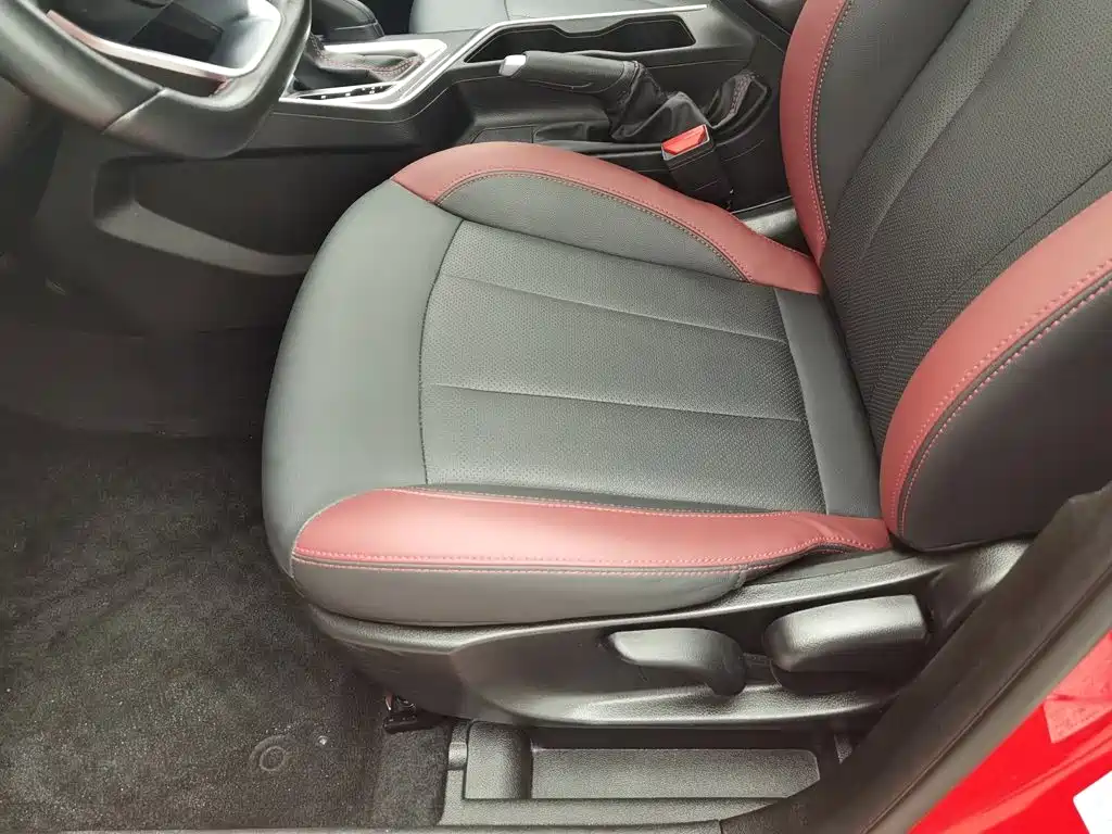 Фото 20 - Geely Vision X3