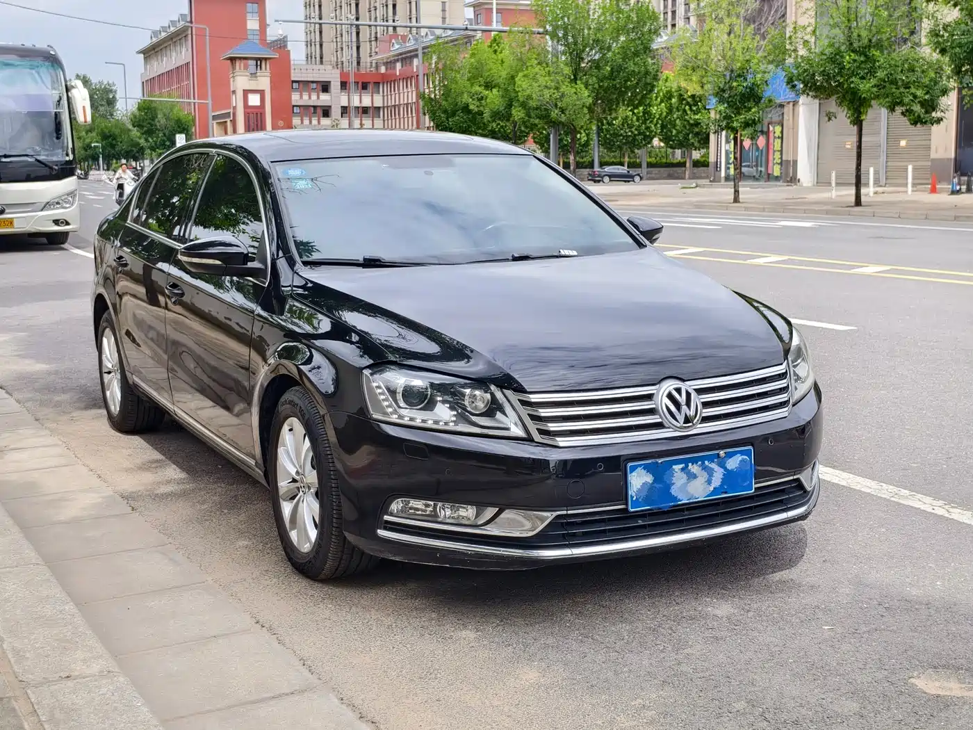 Volkswagen Magotan 2015 Facelift 2.0TSI Luxury фото 3