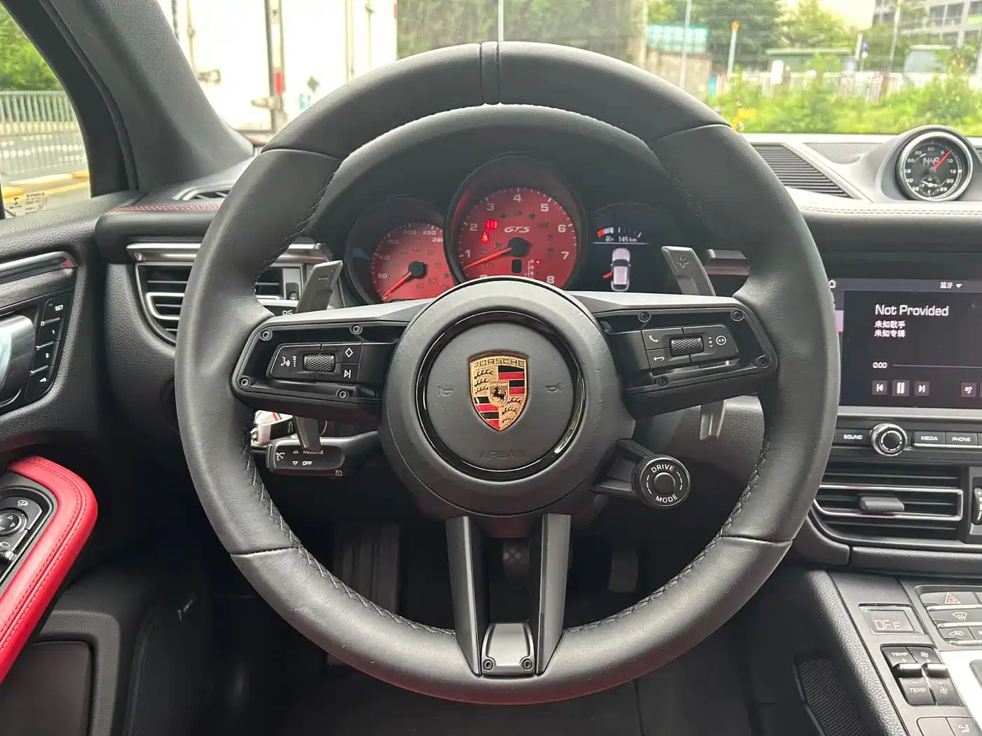 Фото 10 - Porsche Macan
