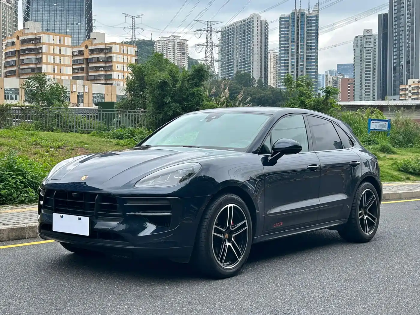 Фото 1 - Porsche Macan