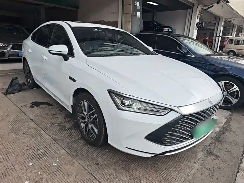 BYD Qin PLUS 2021 DM-i 55KM Flagship фото 4
