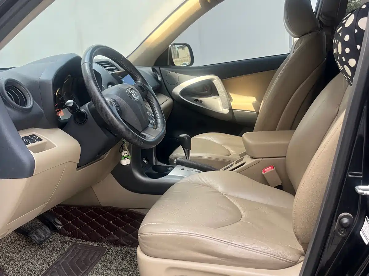 Toyota RAV4 Rongfang 2011 2.0L Automatic 4WD Edition фото 6