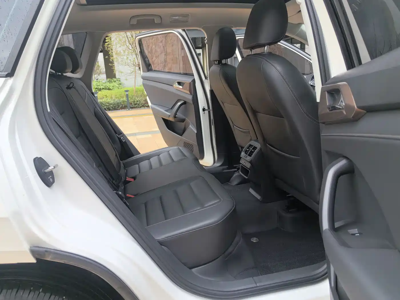 Volkswagen Tharu 2020 280TSI 2WD Comfort Edition China VI фото 16