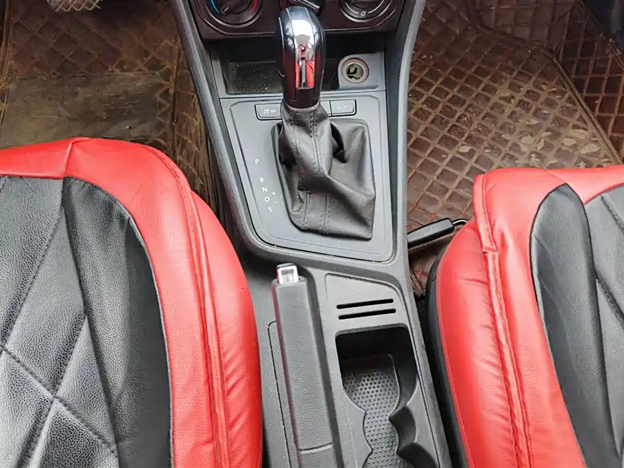 Volkswagen Lavida 2017 1.6L Automatic Trend Edition фото 16