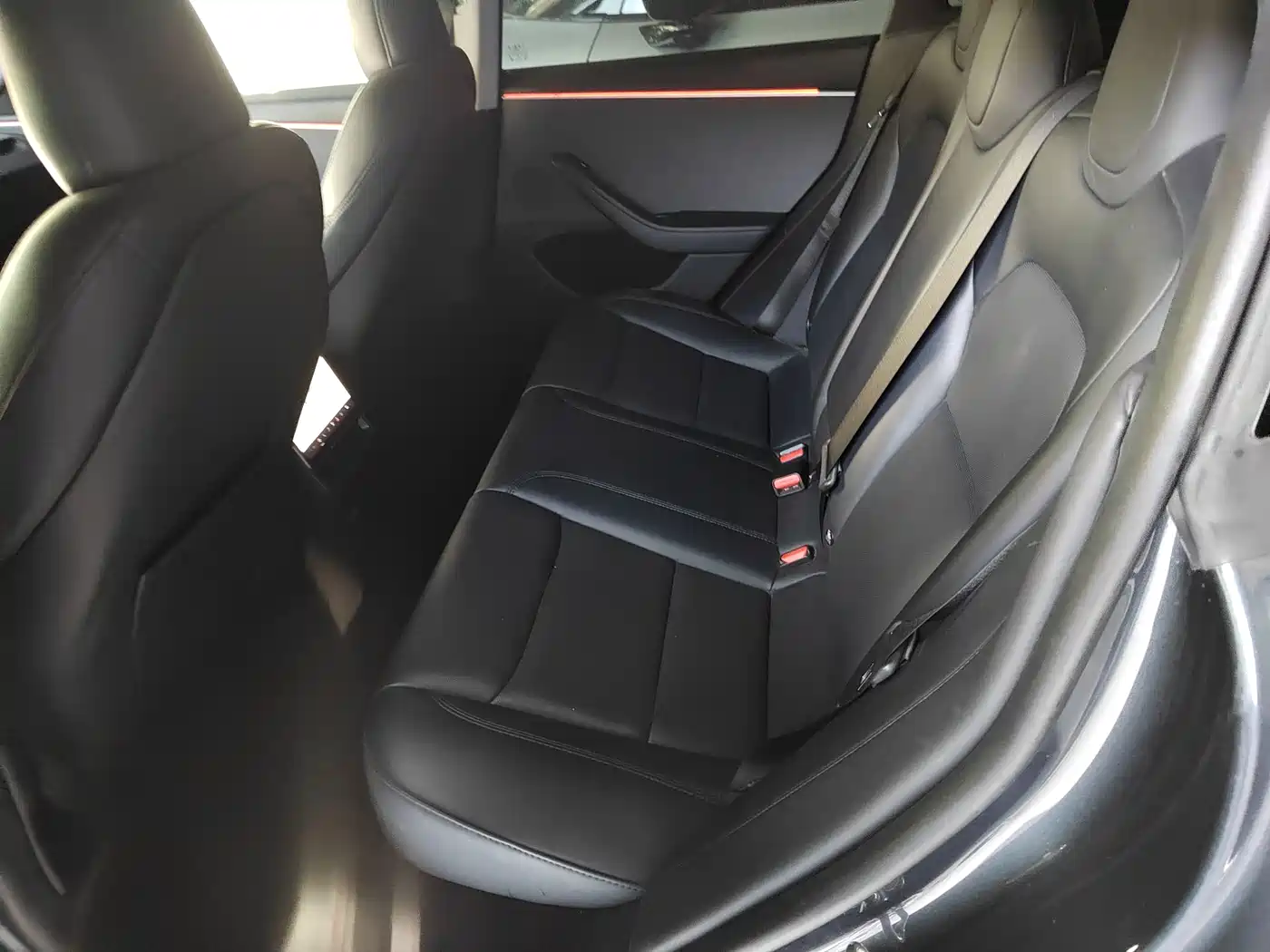 Фото 9 - Tesla Model 3