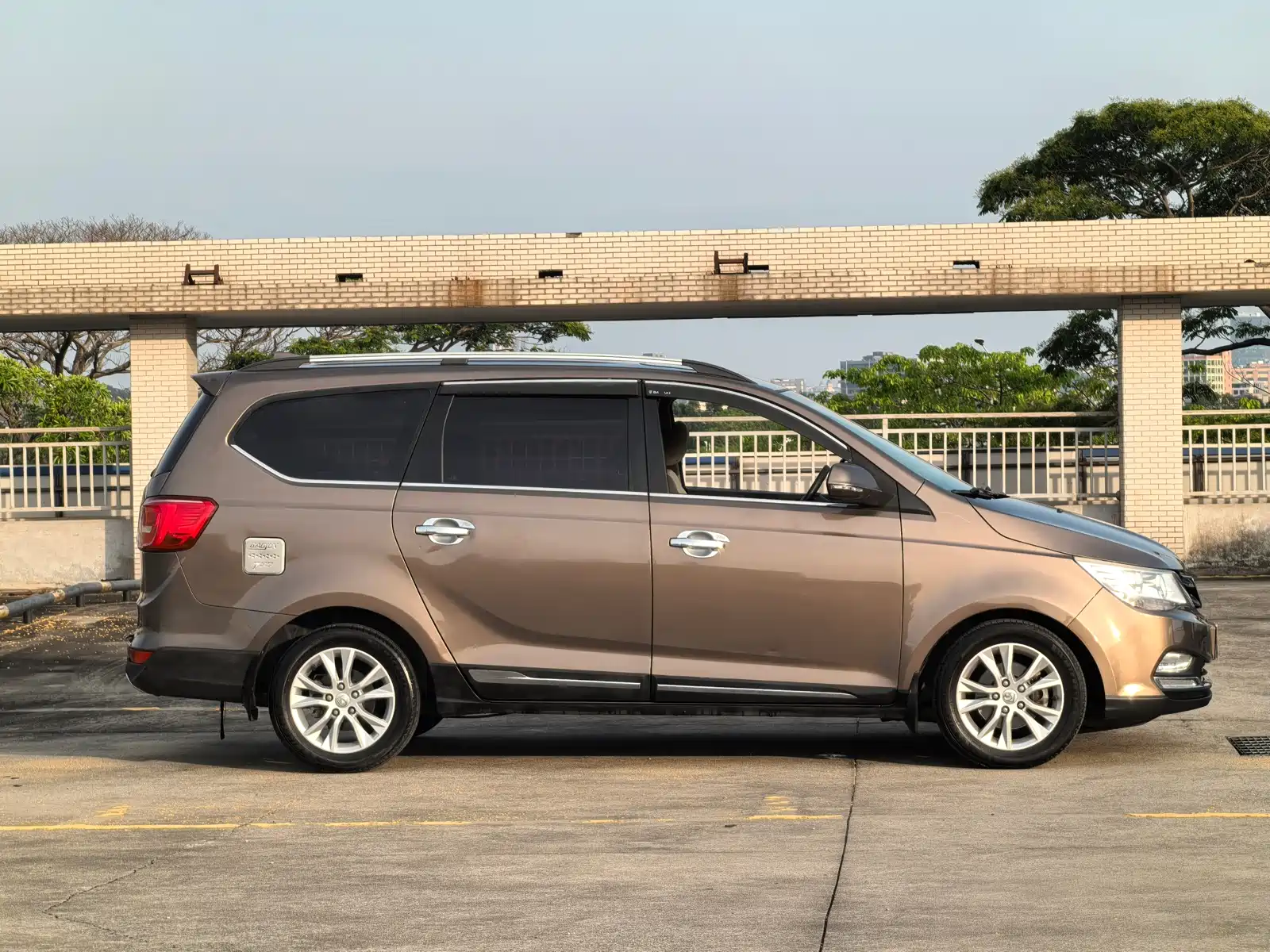 Фото 4 - Baojun 730