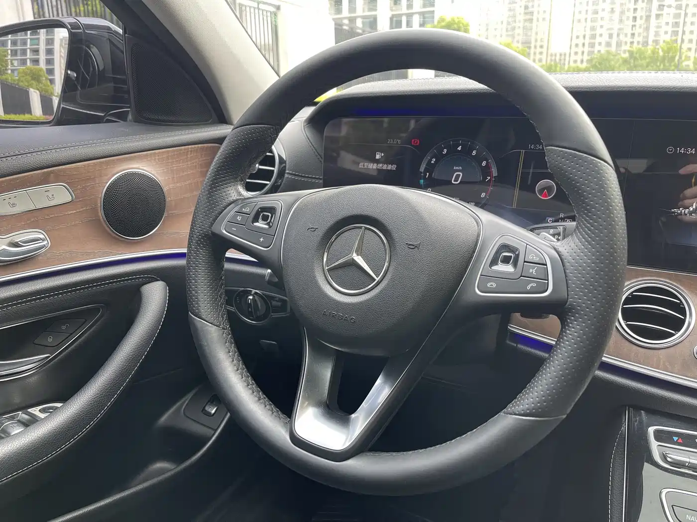 Mercedes-Benz E-Class 2016 E 300 L Fashion Type фото 15