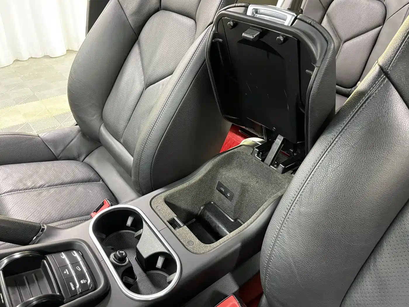 Porsche Cayenne 2011 Cayenne 3.0T фото 31