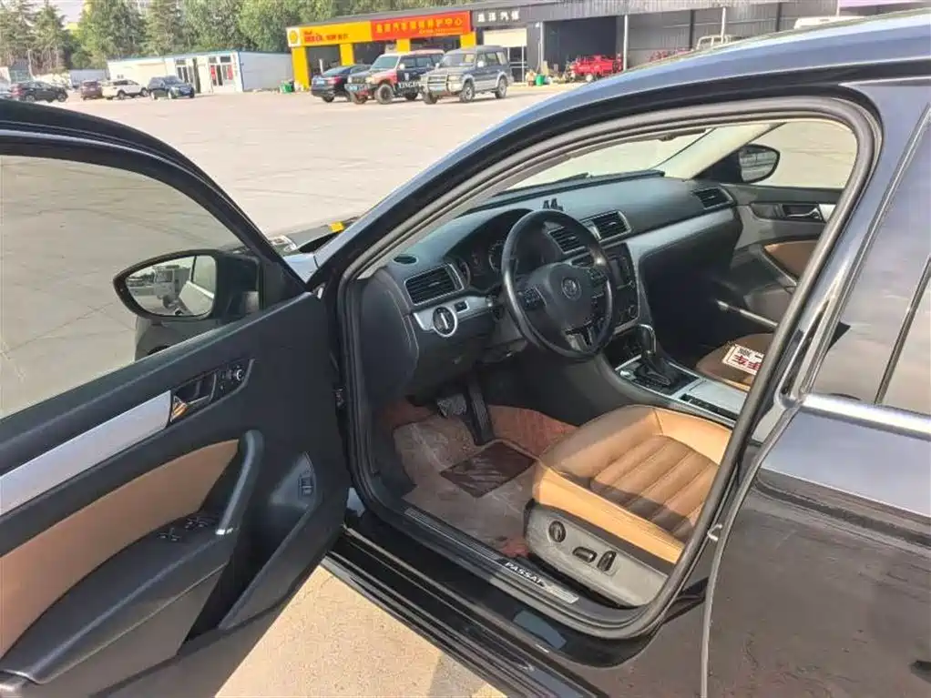 Volkswagen Passat 2014 1.8TSI DSG Executive Edition фото 4