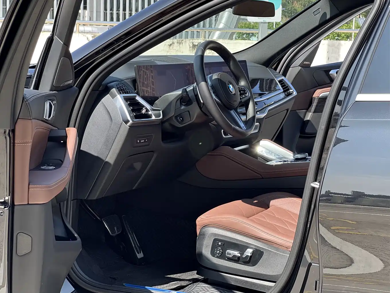 BMW X6 2023 xDrive40i Premium M Sport Package фото 4
