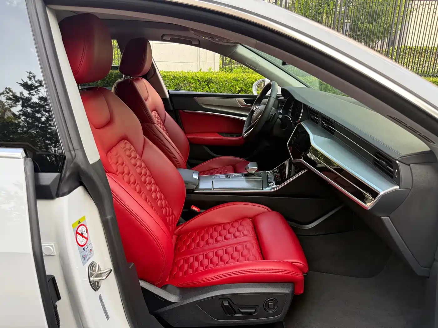Audi A7 2023 Model 45 TFSI Premium Selection Edition фото 16