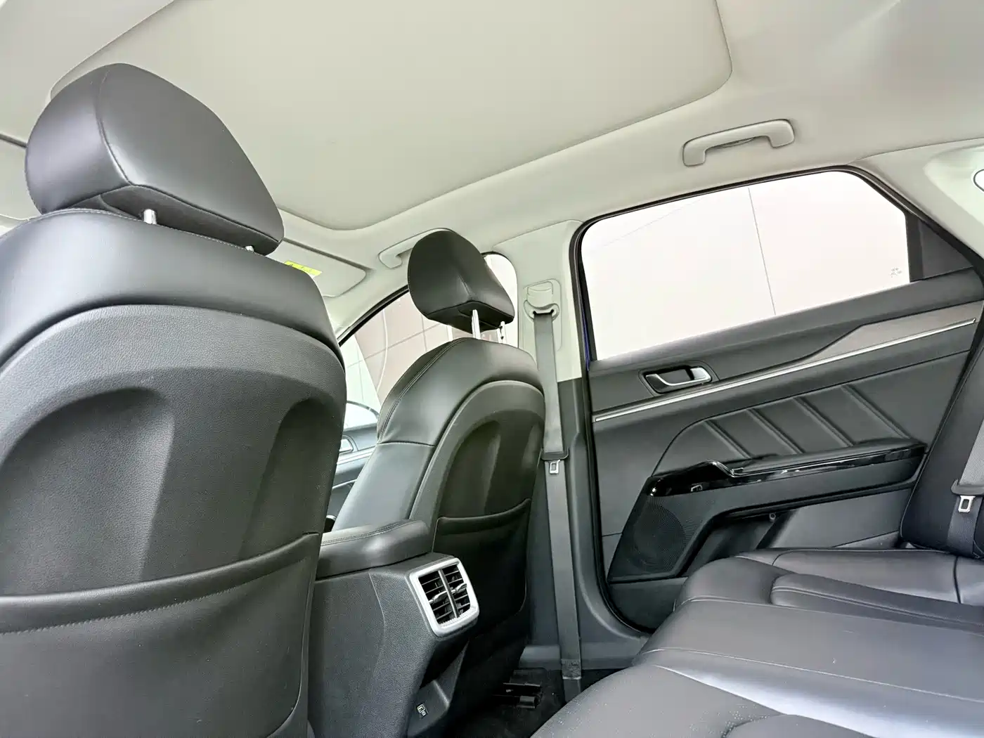 Фото 9 - Kia K5