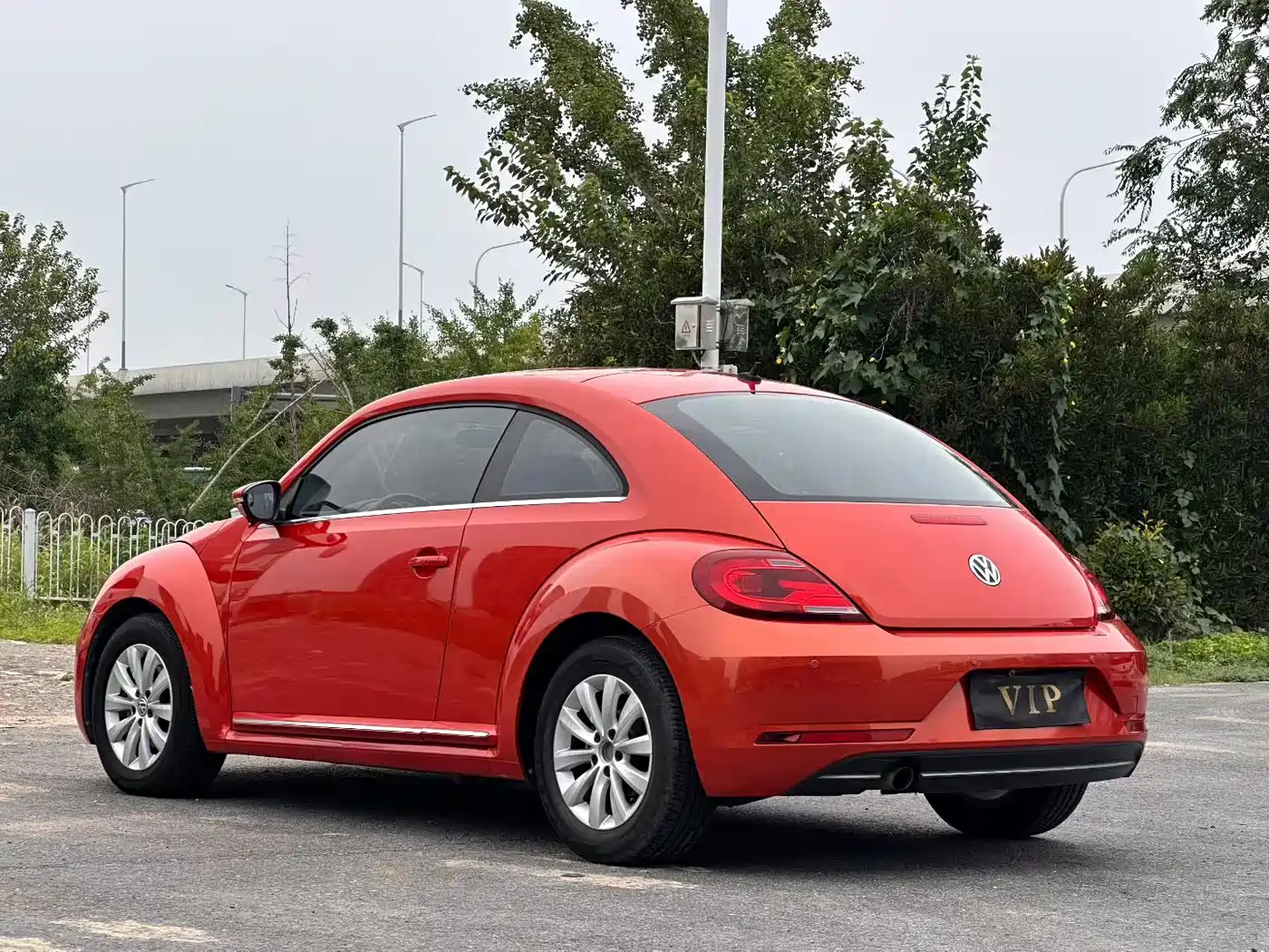 Volkswagen Beetle 2017 180TSI Enjoy фото 8