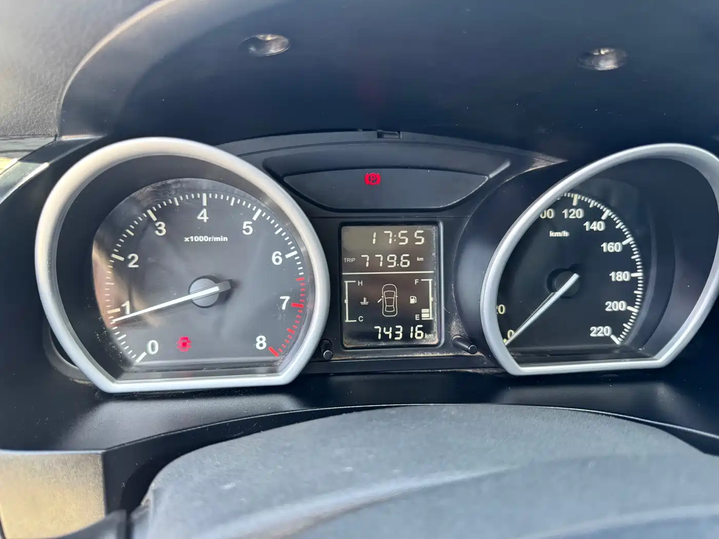 Фото 10 - Zotye T600