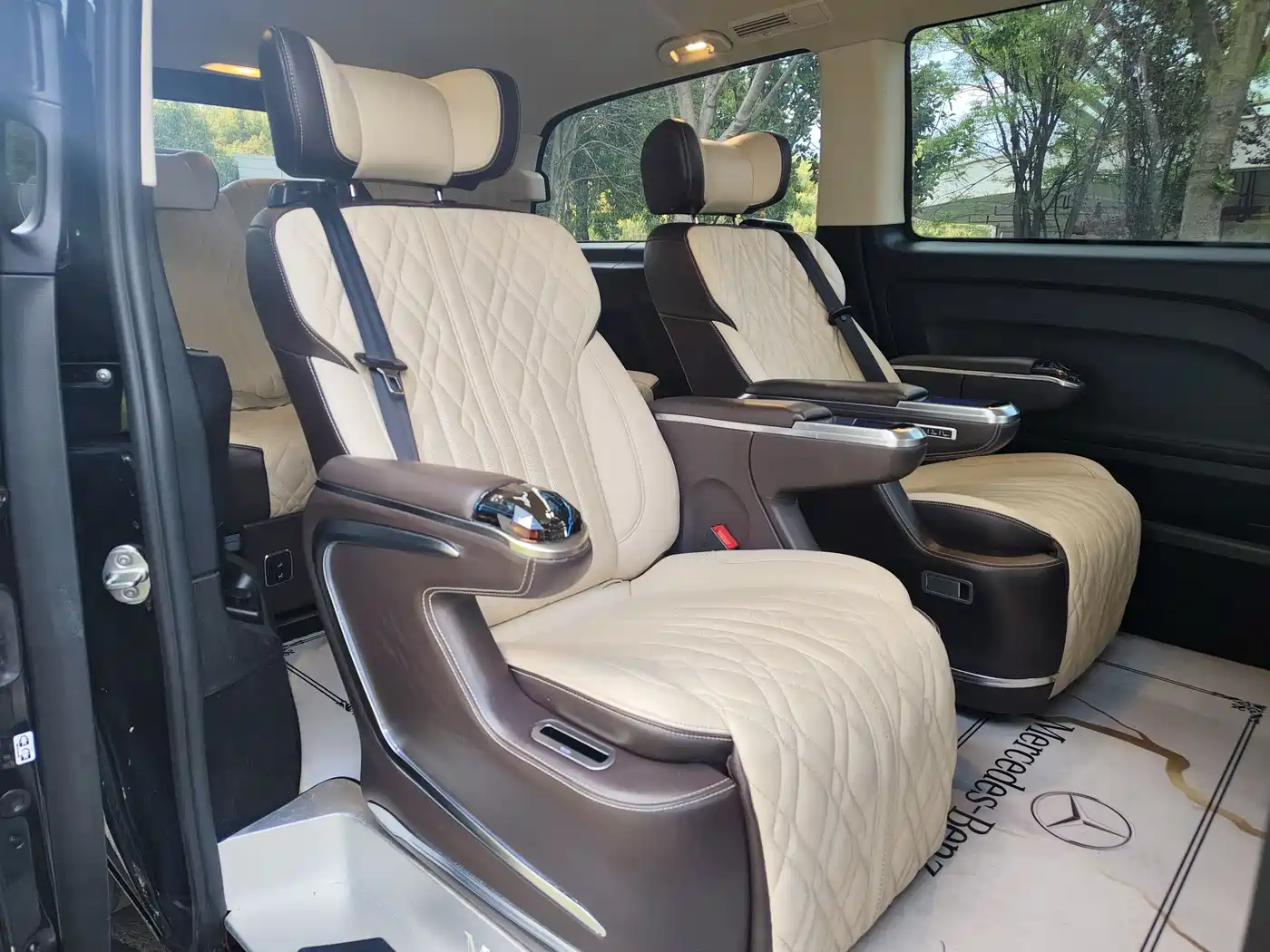 Mercedes-Benz Vito 2021 2.0T Elite 7-Seater фото 8