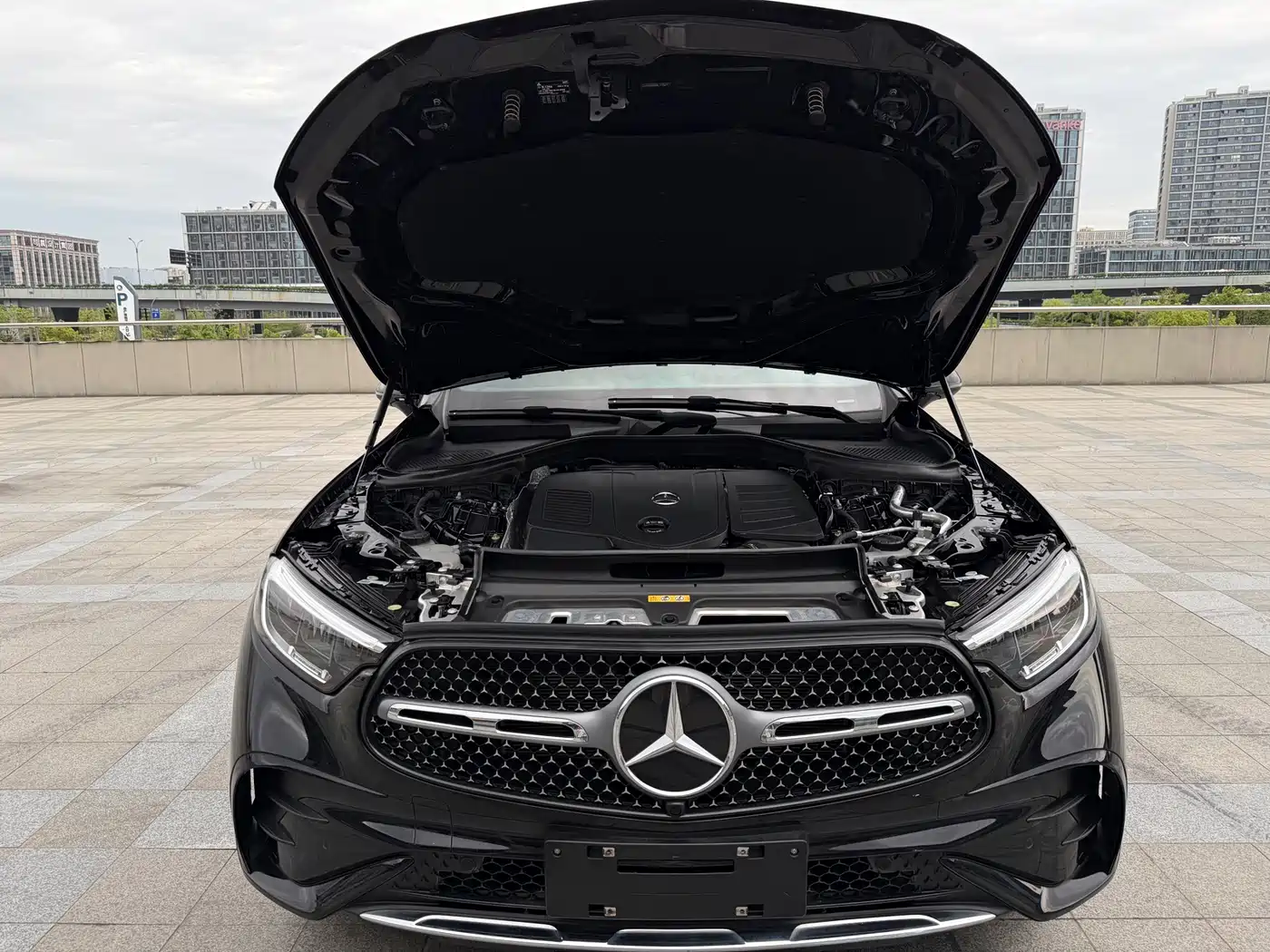 Mercedes-Benz GLC 2024 GLC 260 L 4MATIC Luxury 5-seater фото 25
