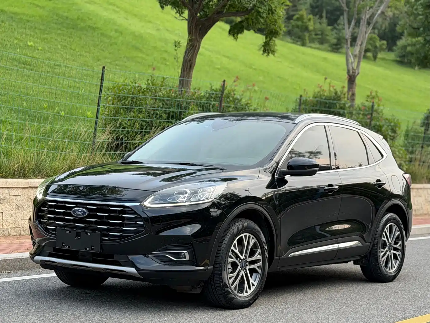 Ford Escape 2023 2020 EcoBoost 245 2WD Premium Edition