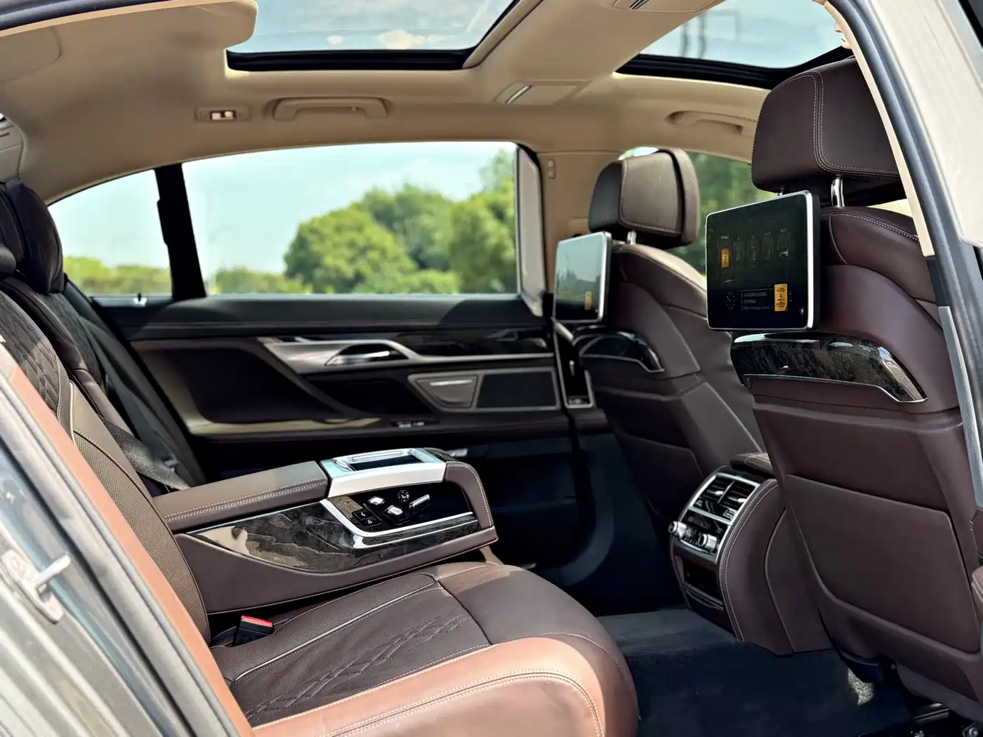 BMW 7 Series 2017 730Li Luxury Edition фото 15