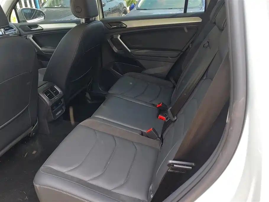 Volkswagen Tiguan L 2021 330TSI Automatic 2WD Smart фото 11