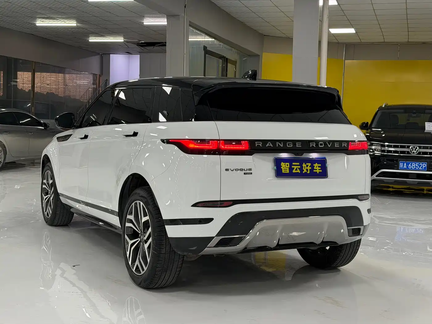 Land Rover Range Rover Evoque 2021 Range Rover Evoque L 249PS R-Dynamic SE Luxury Edition фото 7
