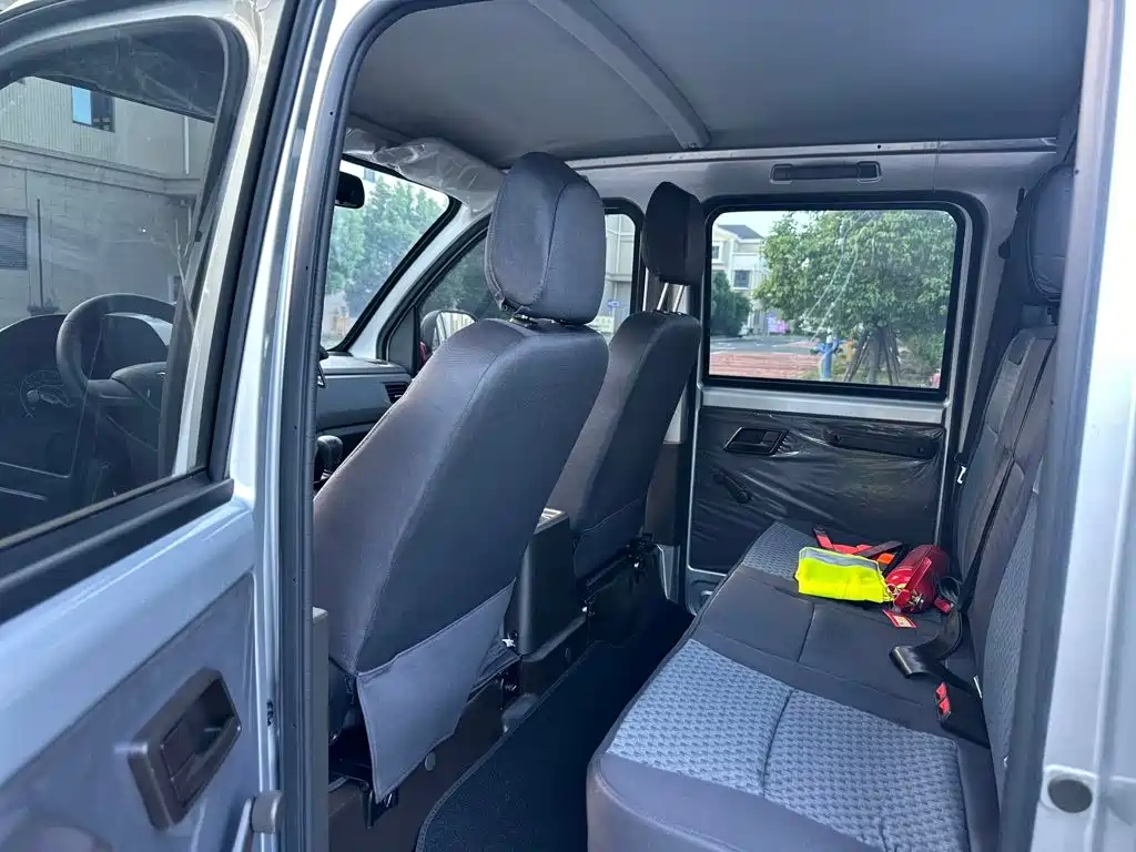 Wuling Motors Wuling Rongguang New Truck 2026 2023 1.5L Double Cab Basic Model LAR