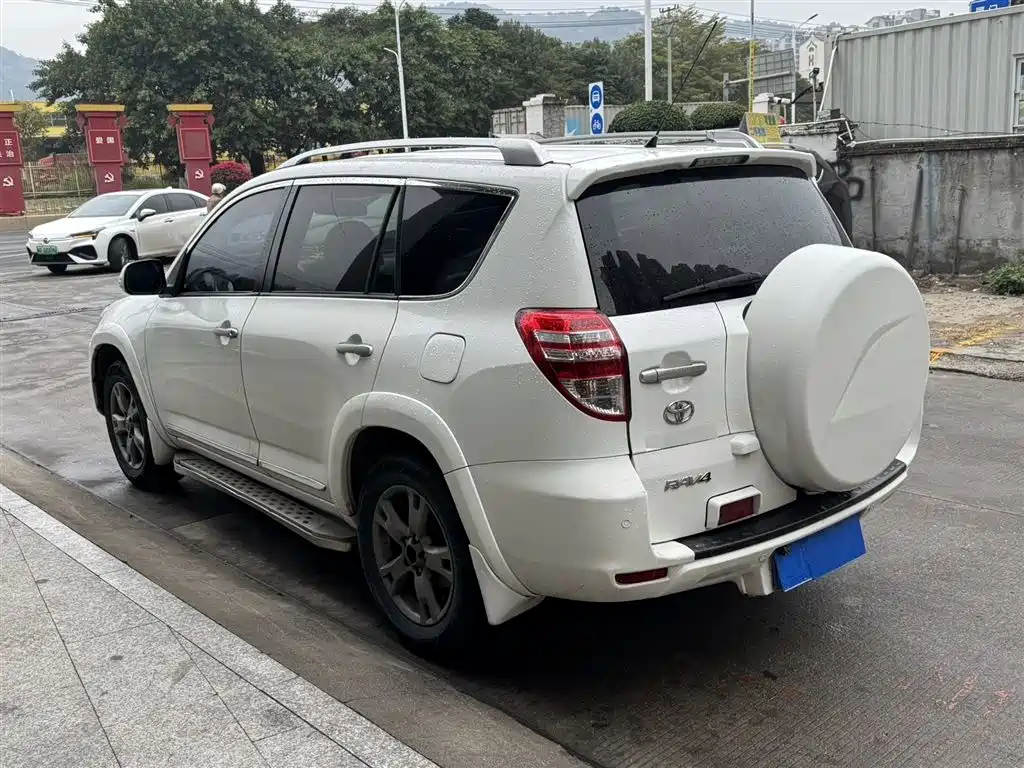 Toyota RAV4 Rongfang 2012 Styling Edition 2.4L Automatic 4WD Luxury фото 6