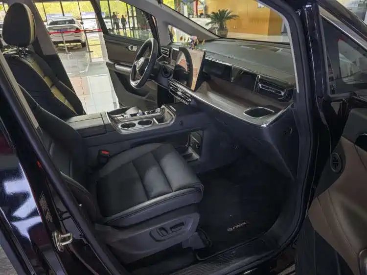 GAC Trumpchi Trumpchi E8 2024 Glory Series 2.0L Glory Edition фото 10