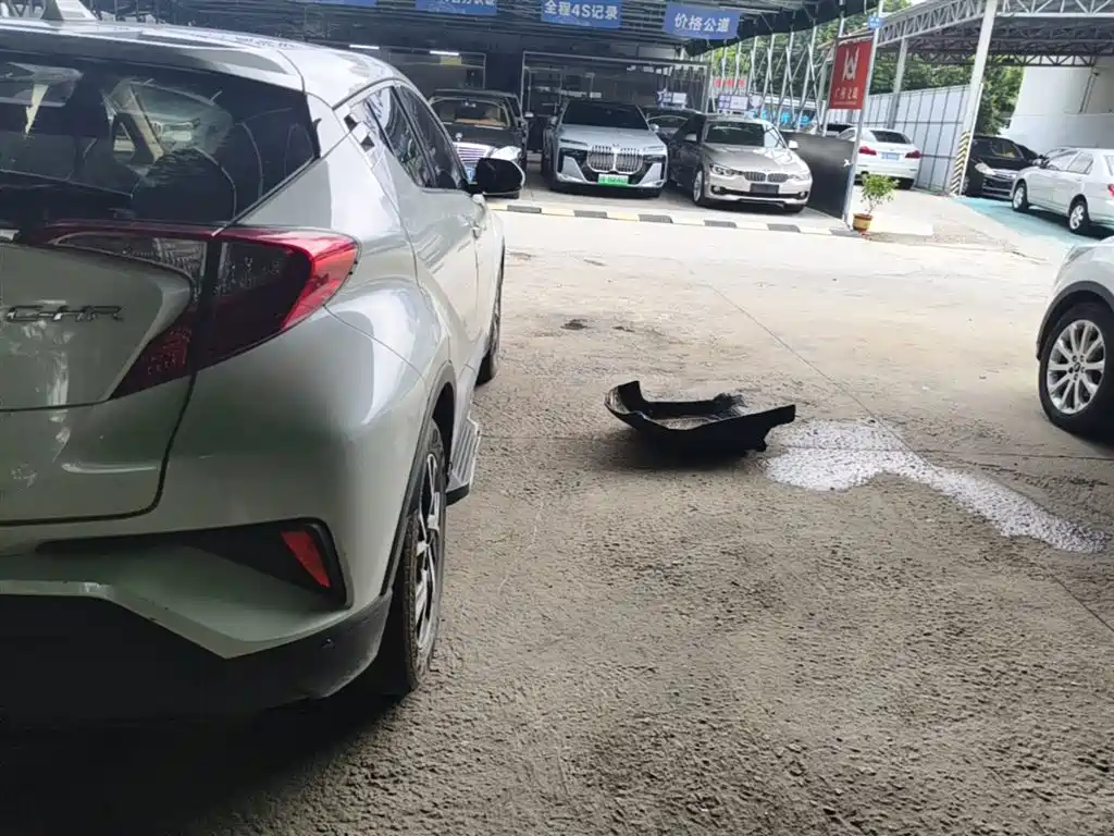 Toyota C-HR 2020 Model 2.0L Leading фото 8