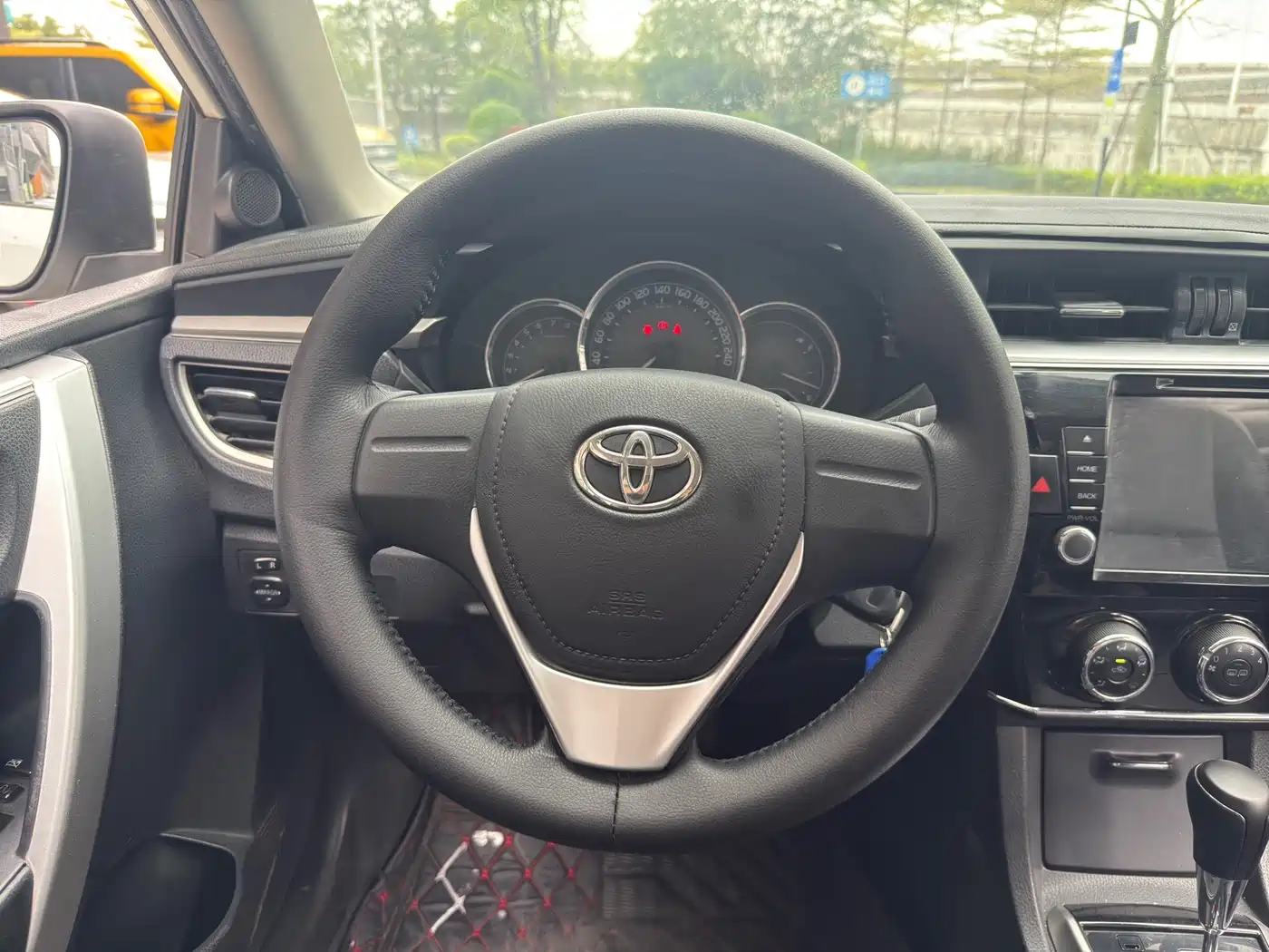Toyota Corolla 2017 1.6L CVT GL фото 13