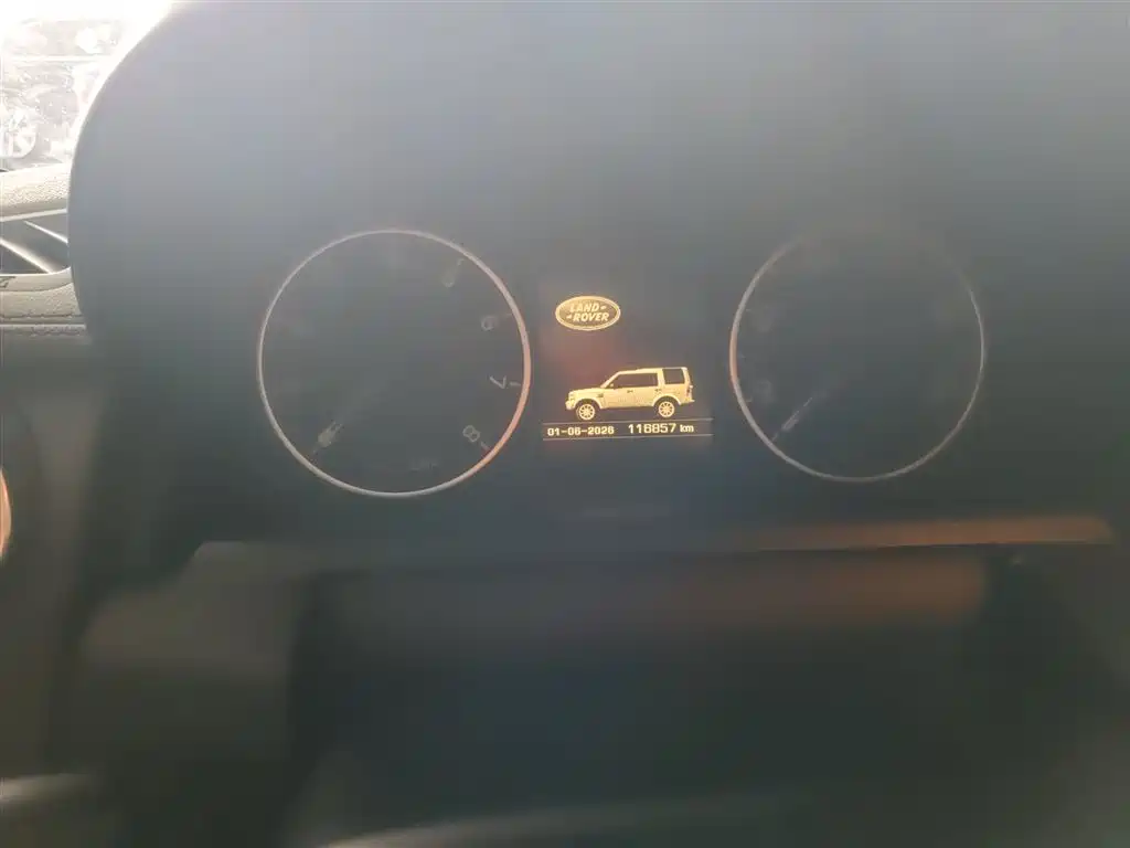 Land Rover Discovery 2015 3.0 SC V6 SE фото 4