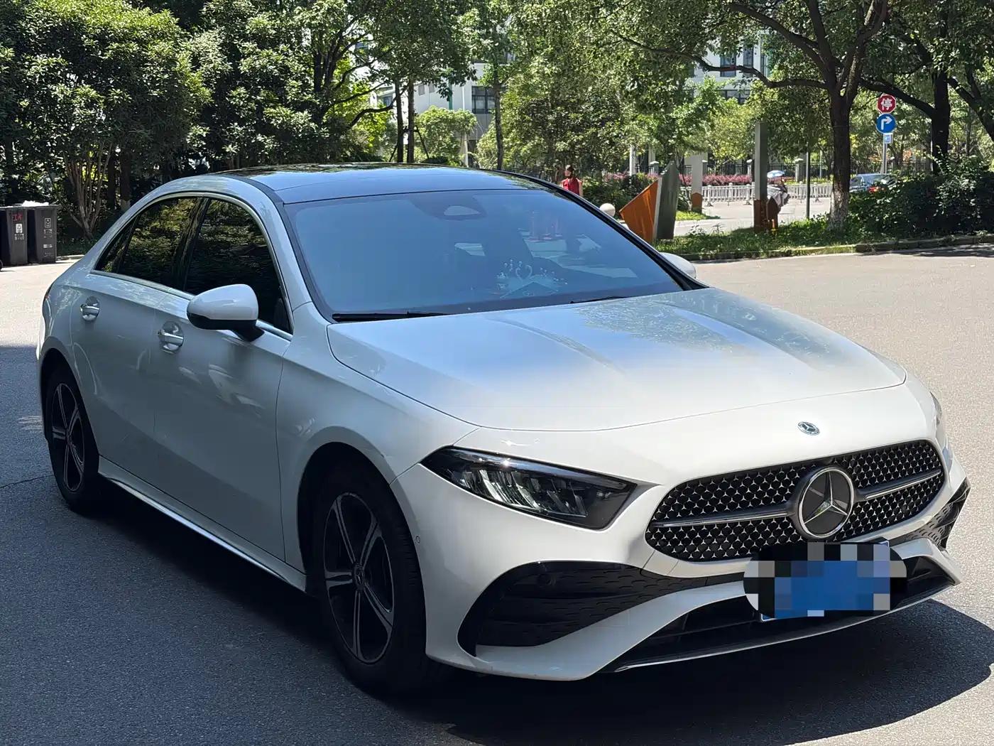 Mercedes-Benz A-Class 2024 A 200 L Sport Edition фото 3