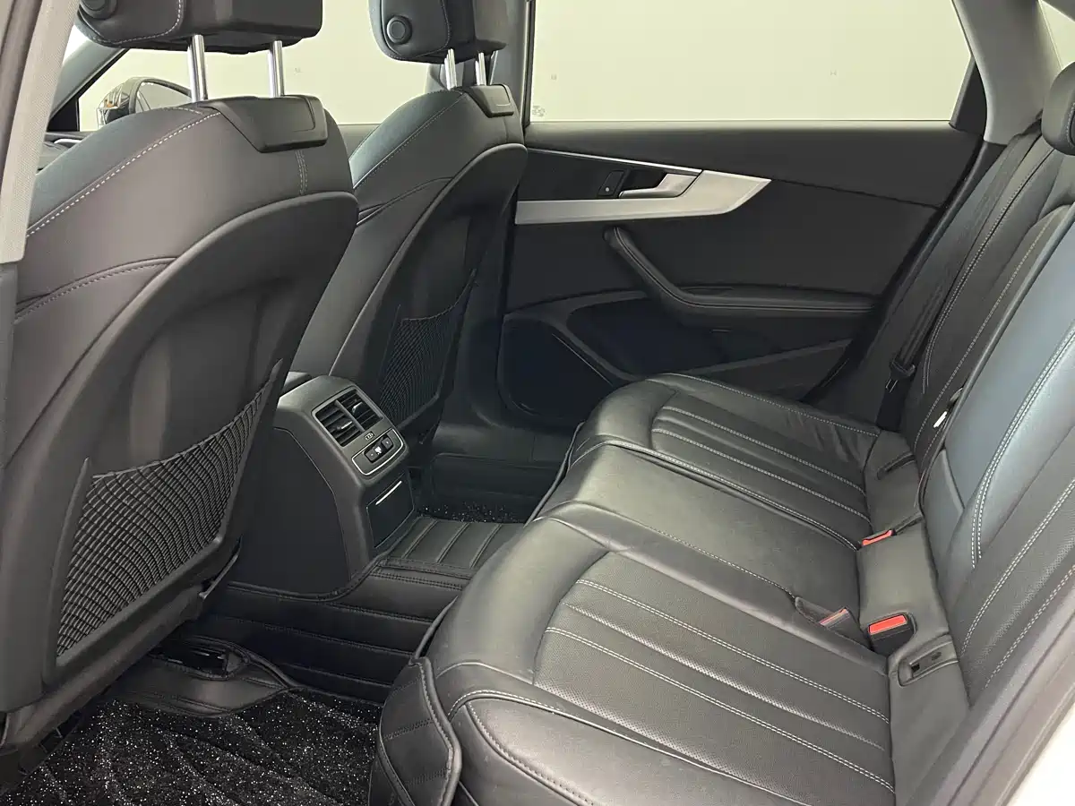 Audi A4L 2022 40 TFSI Luxury Dynamic фото 5