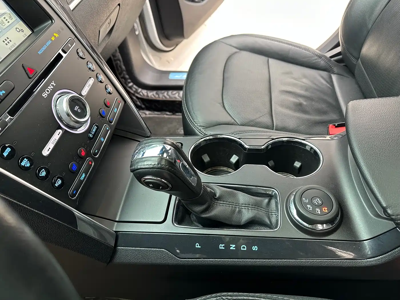 Ford Explorer (Import) 2018 2.3T Elite Edition фото 12
