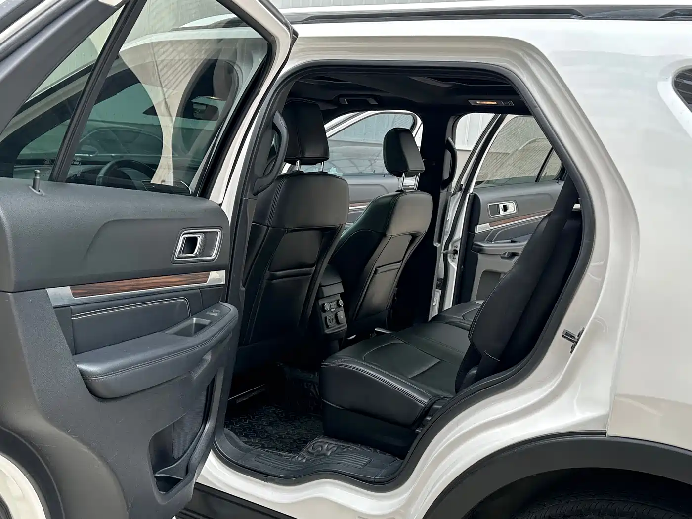 Ford Explorer (Import) 2018 2.3T Elite Edition фото 10