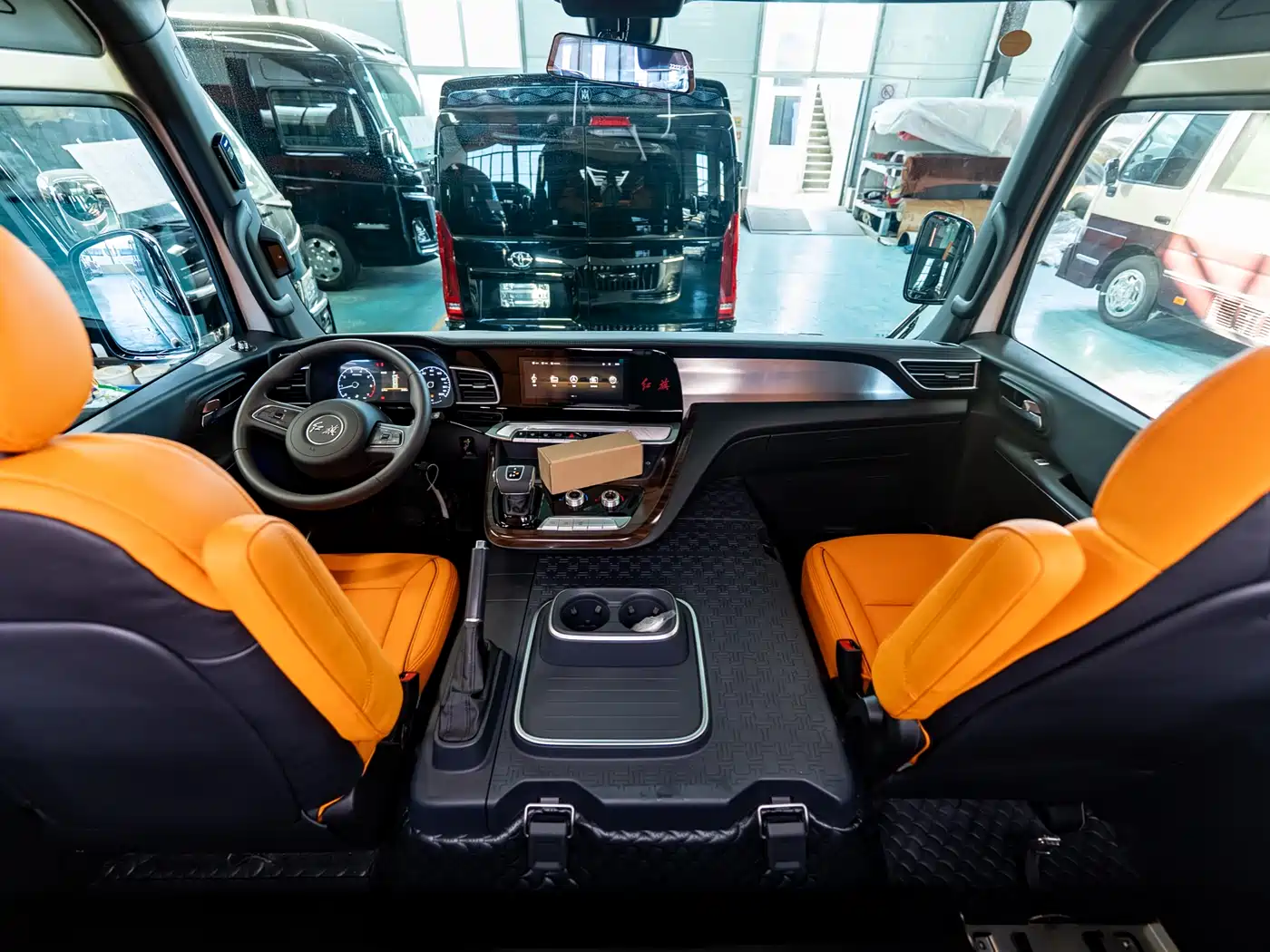 Hongqi Guoyue 2024 3.0T Flagship Edition 17-seater фото 18