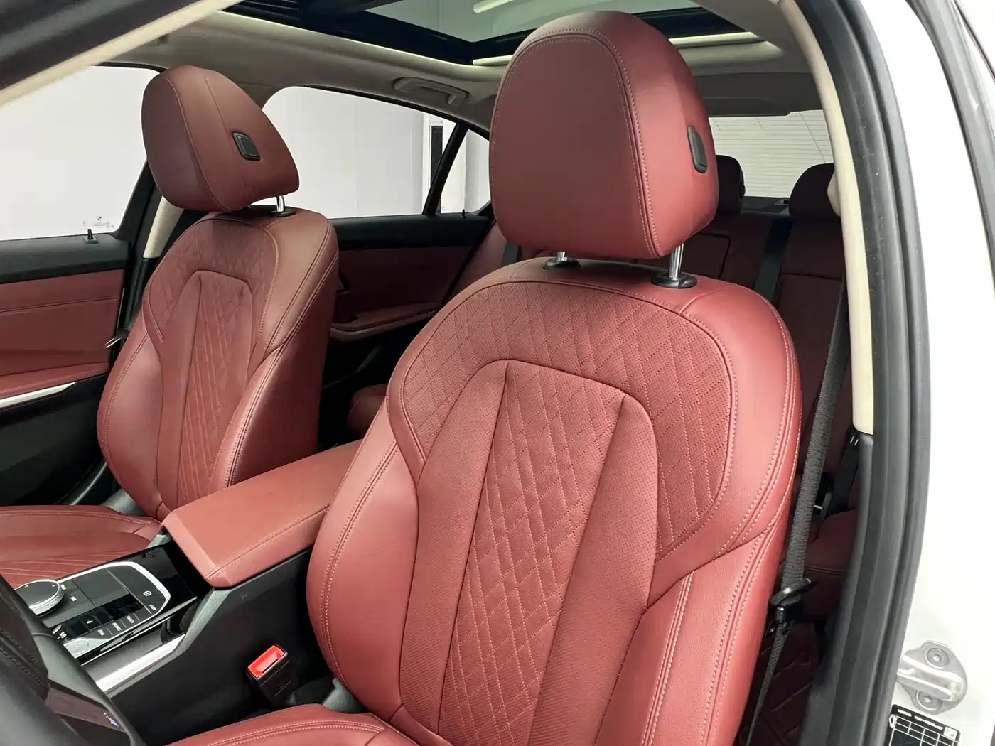 BMW 3 Series 2023 320Li M Sport Package фото 10