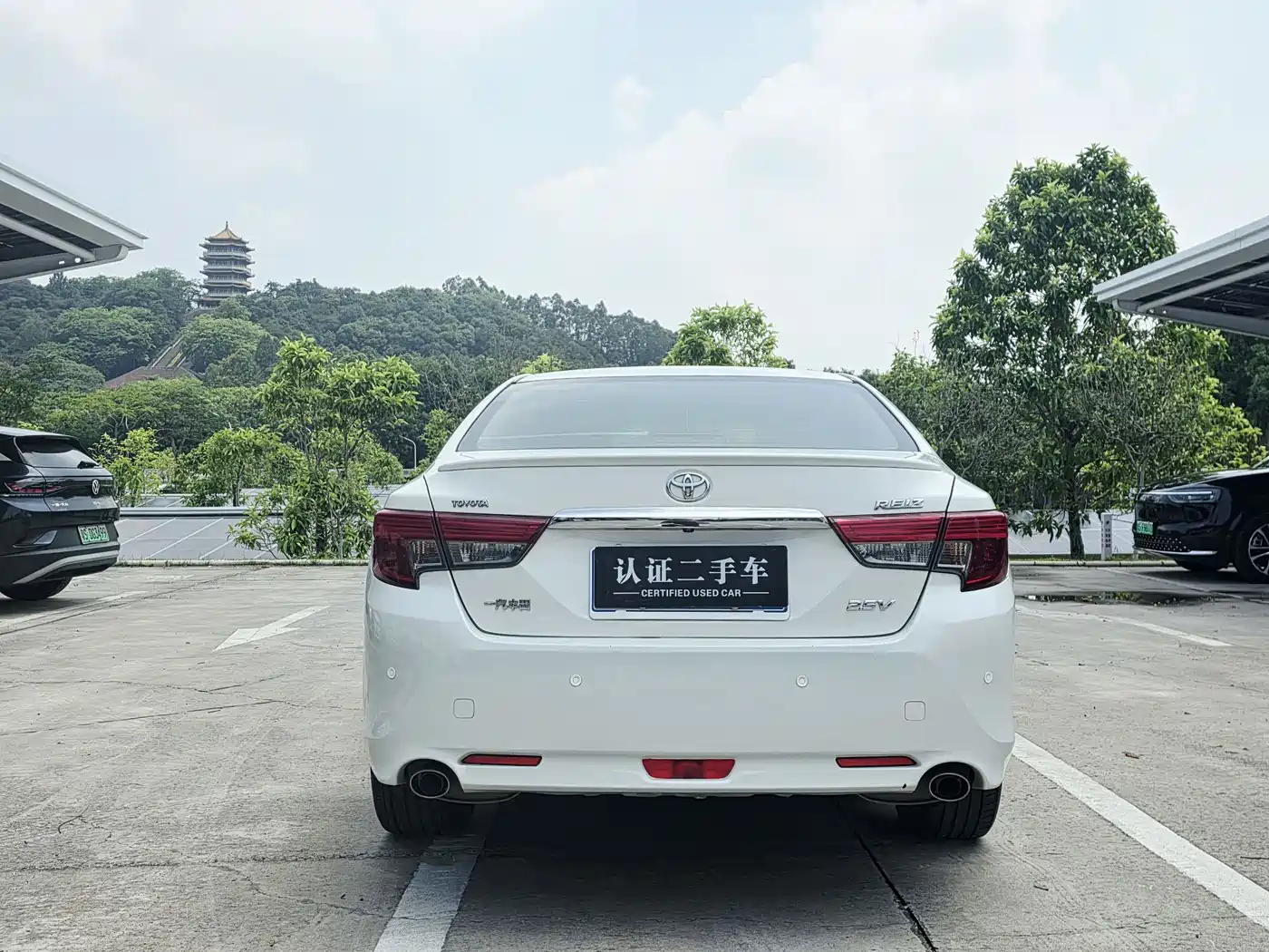 Toyota Reiz 2013 2.5V Premium Edition фото 19