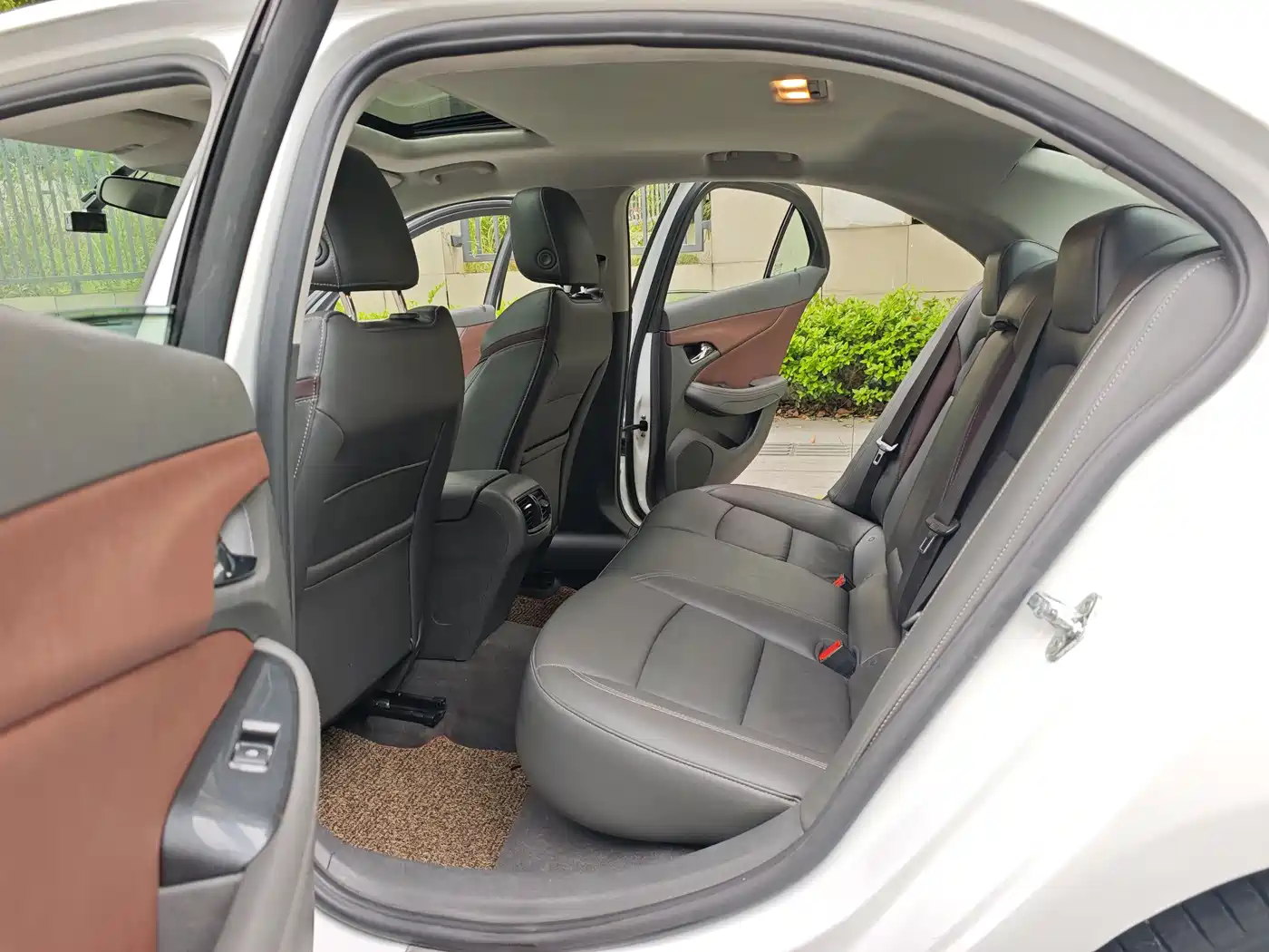 Chevrolet Malibu 2017 1.5T Automatic Luxury Edition фото 13