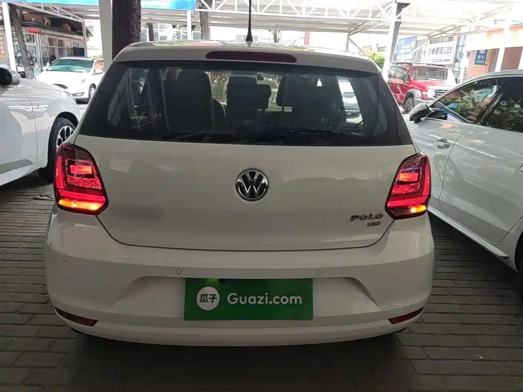 Volkswagen Polo 2016 1.6L Automatic Comfort фото 6