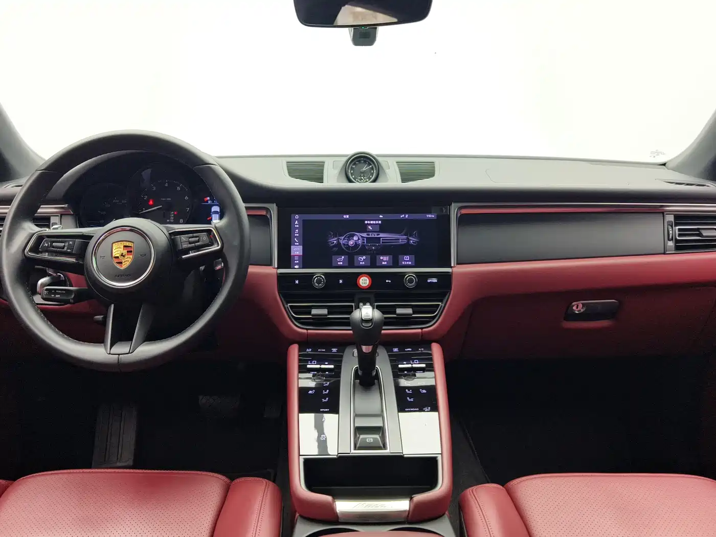 PORSCHE MACAN