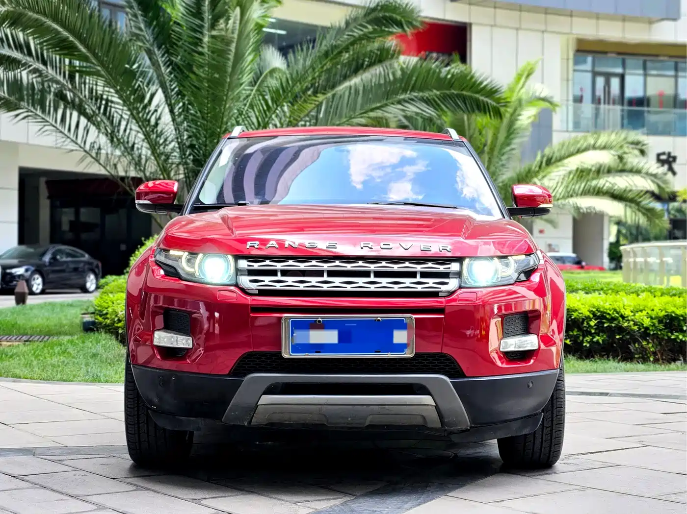 Land Rover Range Rover Evoque (Import) 2012 2.0T 5-door Dynamic Edition фото 3