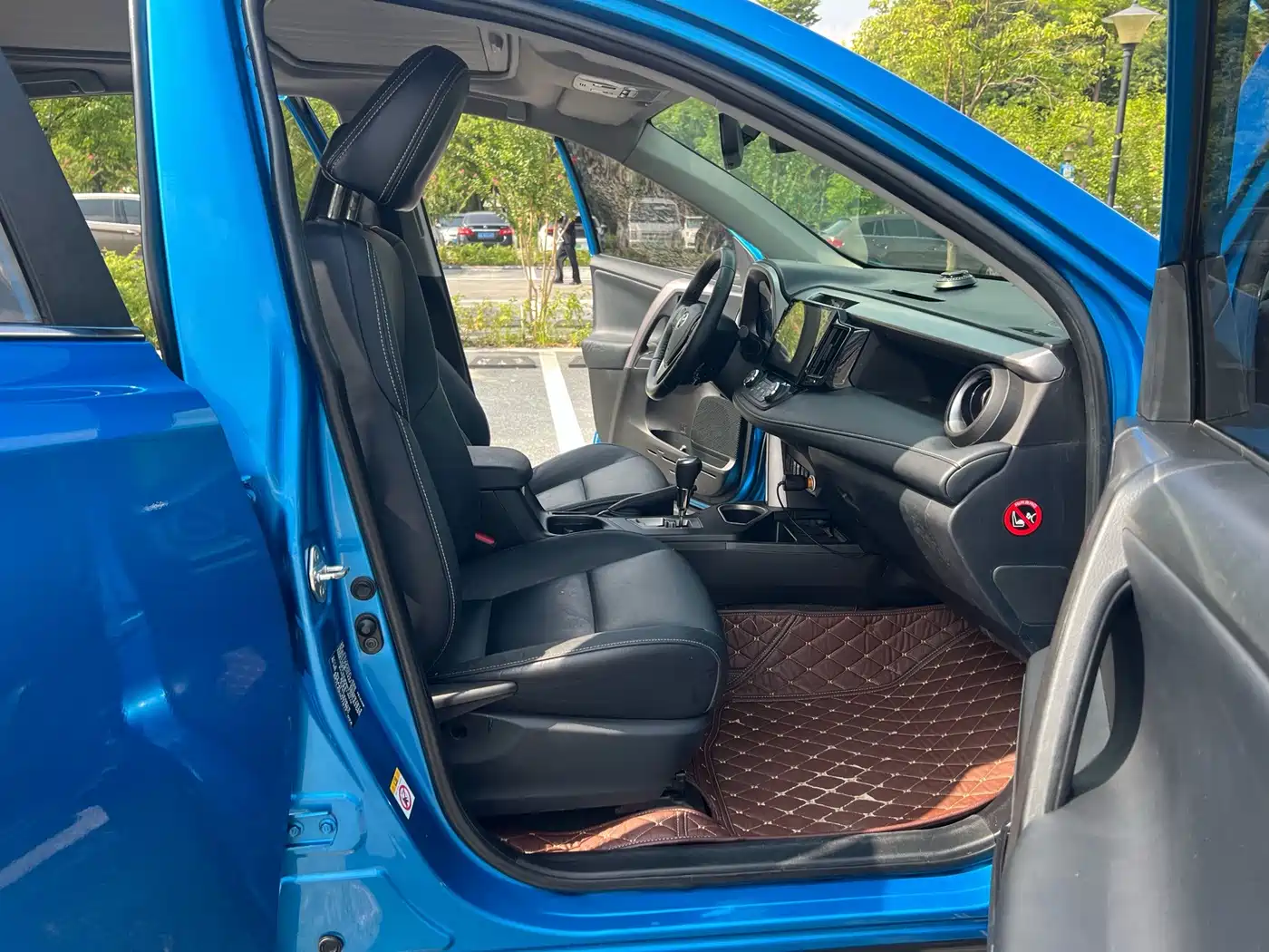 Photo 14 - Toyota RAV4 Rongfang
